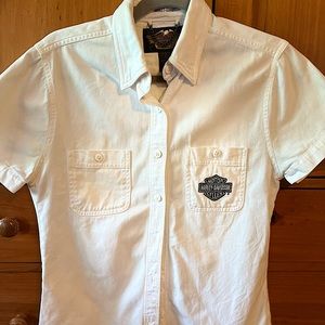 White Harley Davidson button down front pocket logo